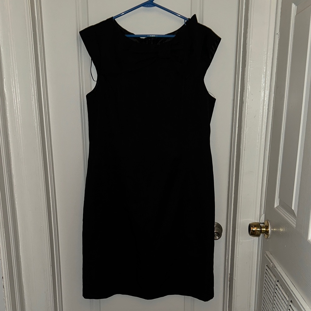 Studio I Black Cap-Sleeve Sheath Dress